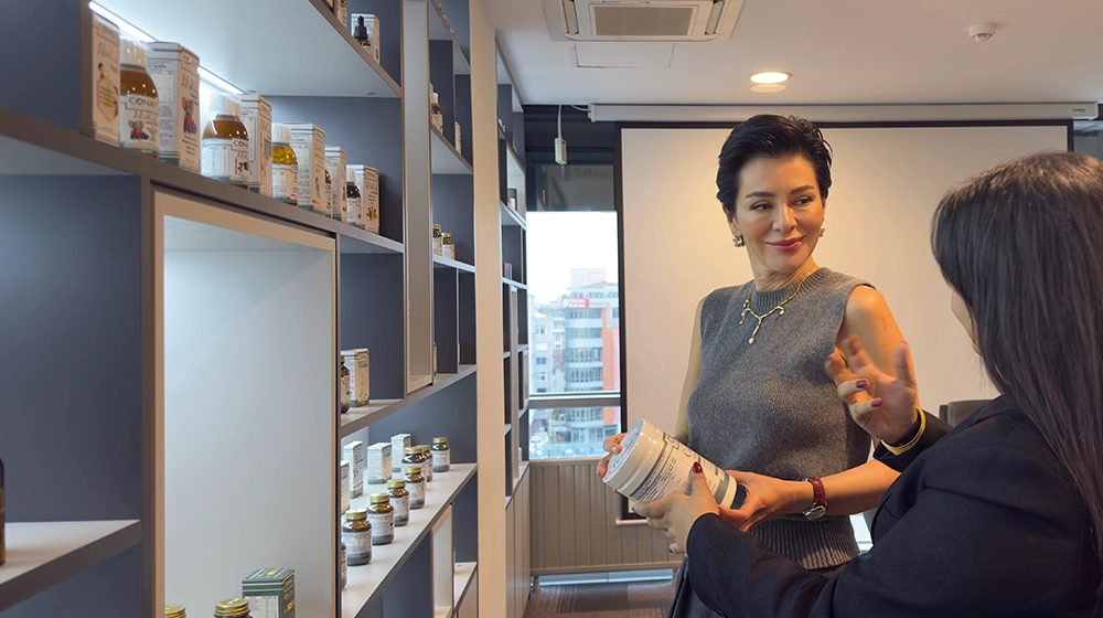 conalt pınar hotiç ziyareti